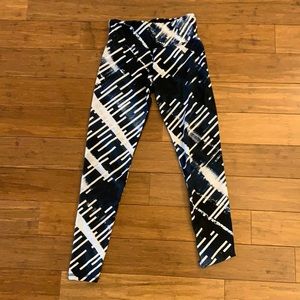 Black, blue and white small leggings